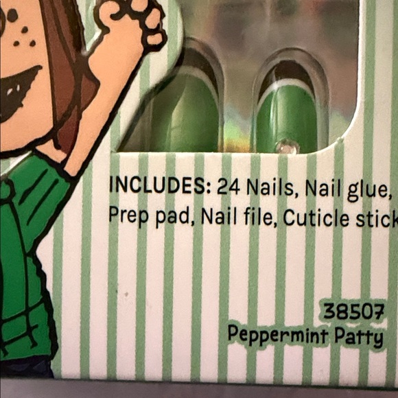 2 Rude Peanuts Peppermint Patty Press-On Nail Kits - Picture 5 of 7